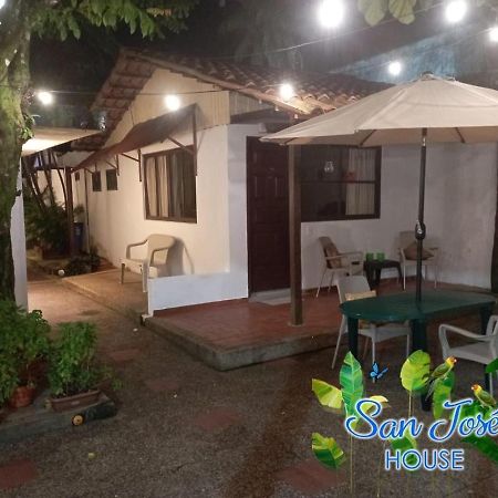San Jose House Hotel Leticia Exterior photo