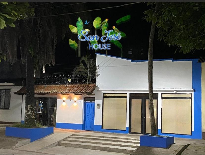 San Jose House Hotel Leticia Exterior photo